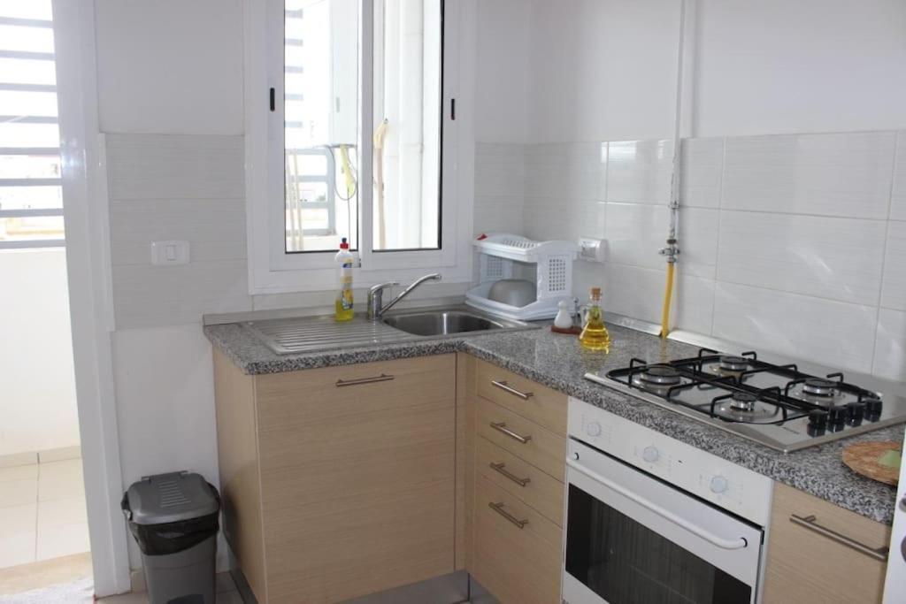 Appartement Simple Et Propre 斯法克斯 外观 照片
